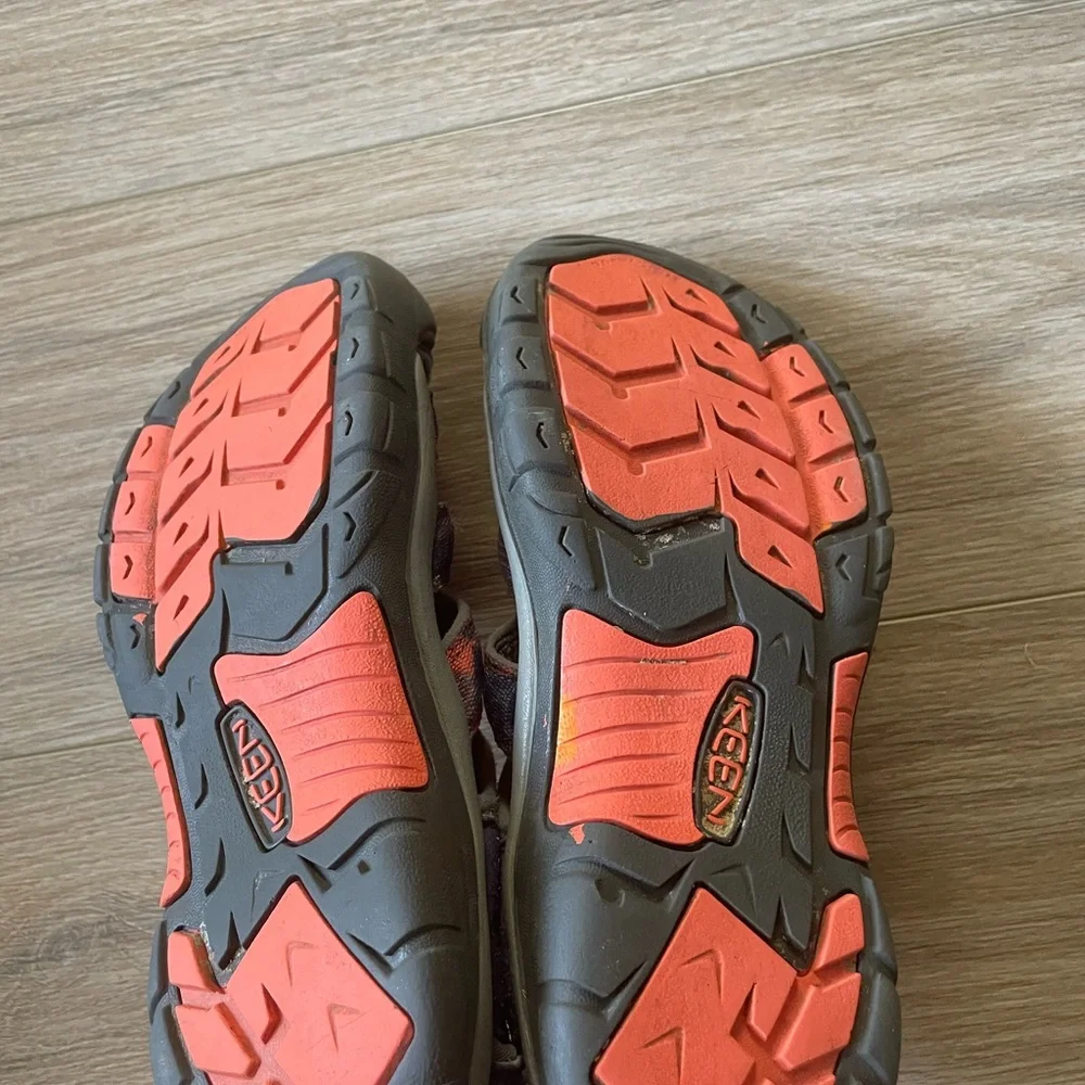 Keen Newport Waterproof Outdoor Unisex Trekking Hiking Sandals Sz 6 Girls
